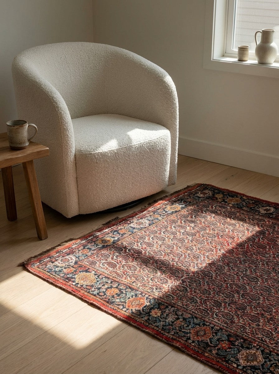 Gashgai — Hand-knotted, 117x165 cm, Beige, 100% Virgin Wool | Detail view