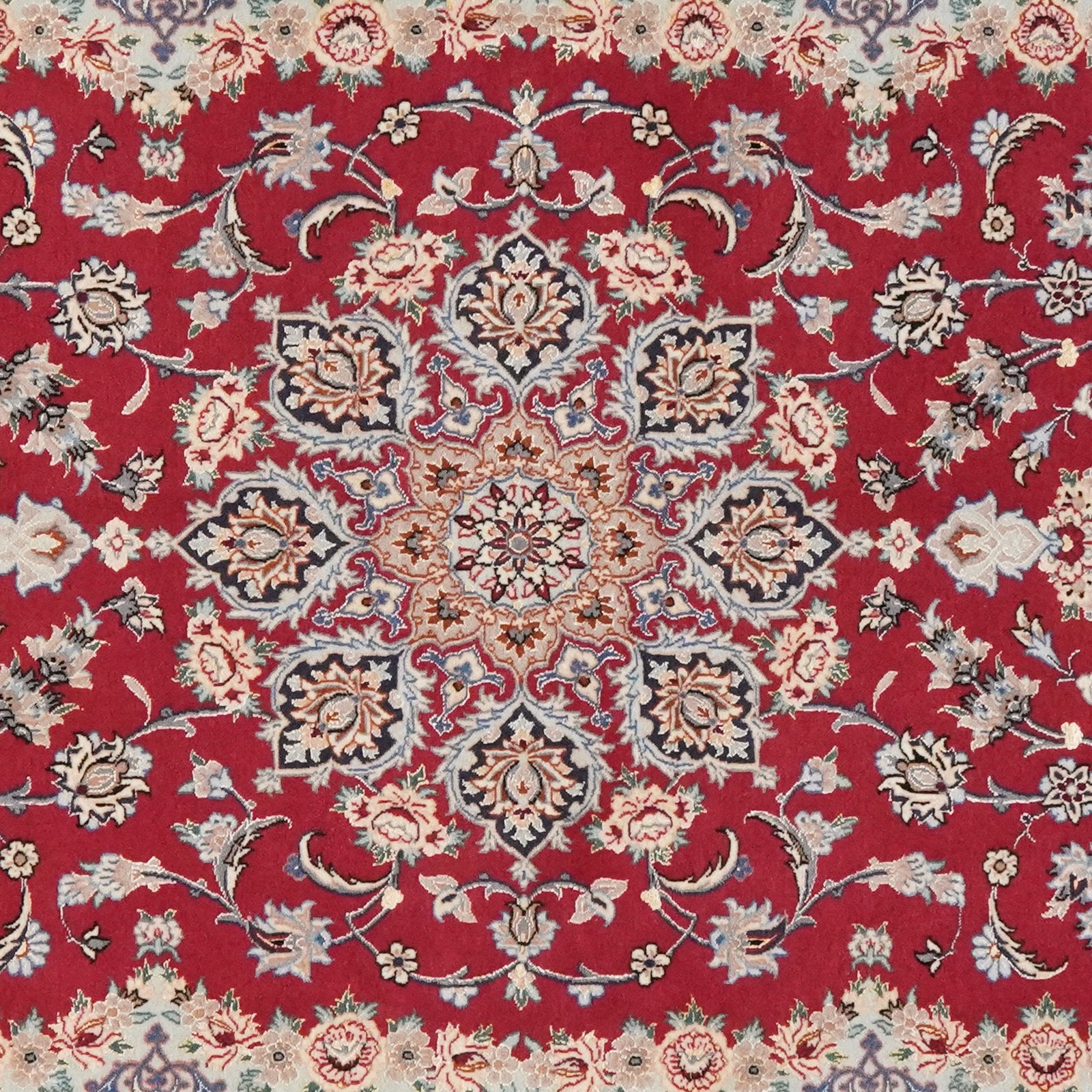Isfahan — Hand-knotted, 128x204 cm, Red, 95% Schurwolle, 5% Seide | View 6