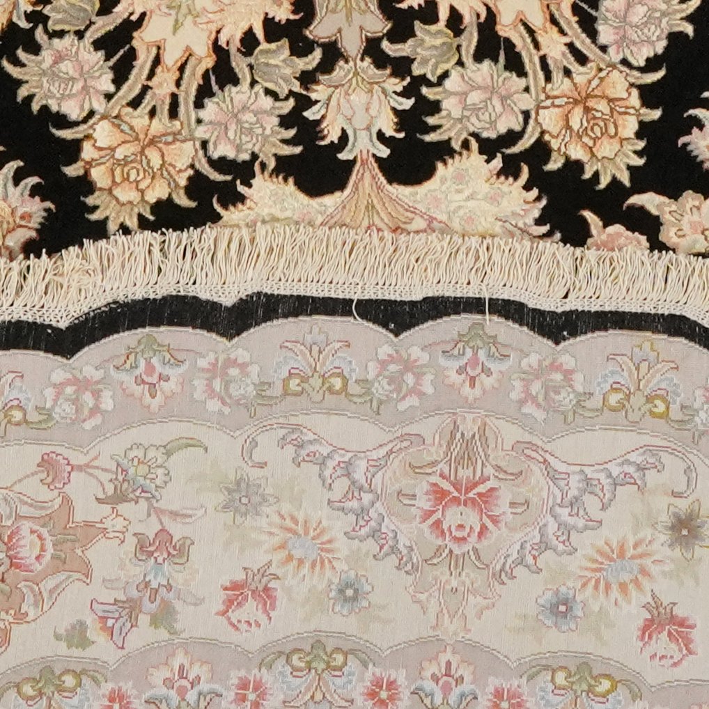 Tabriz Round — Hand-knotted, 252x252 cm, Black, 70% Schurwolle, 30% Seide | View 6