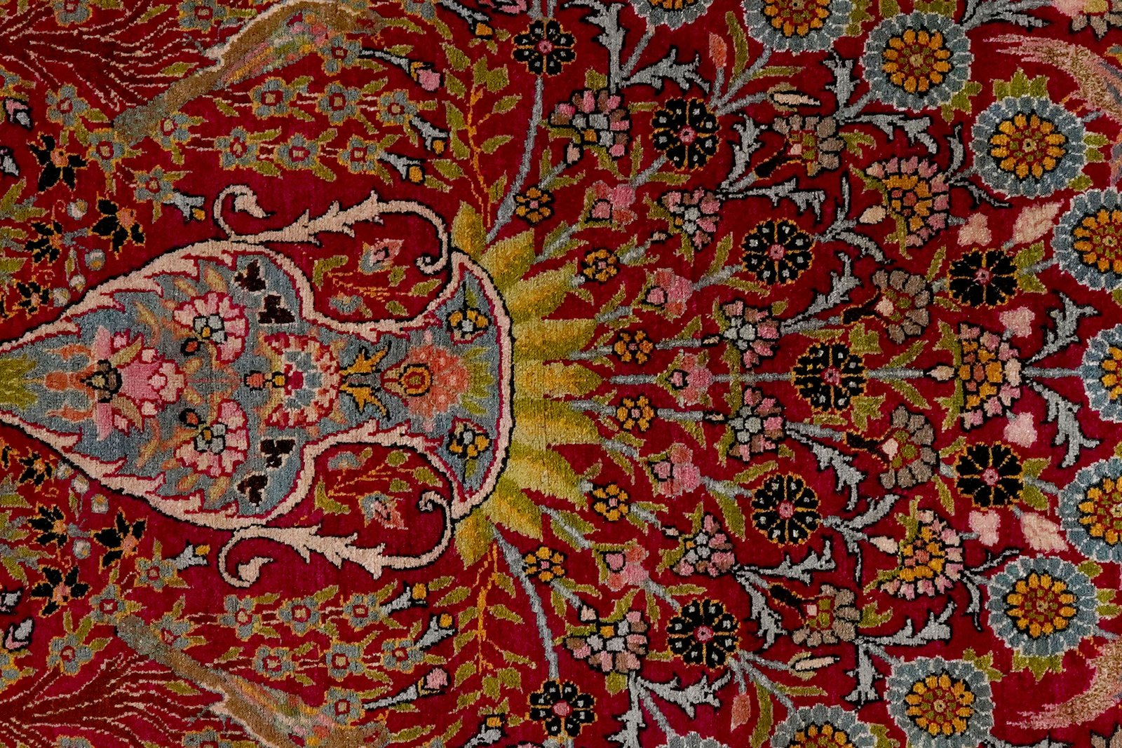 Teheran — Hand-knotted, 145x230 cm, Red, 100% Virgin Wool | View 4