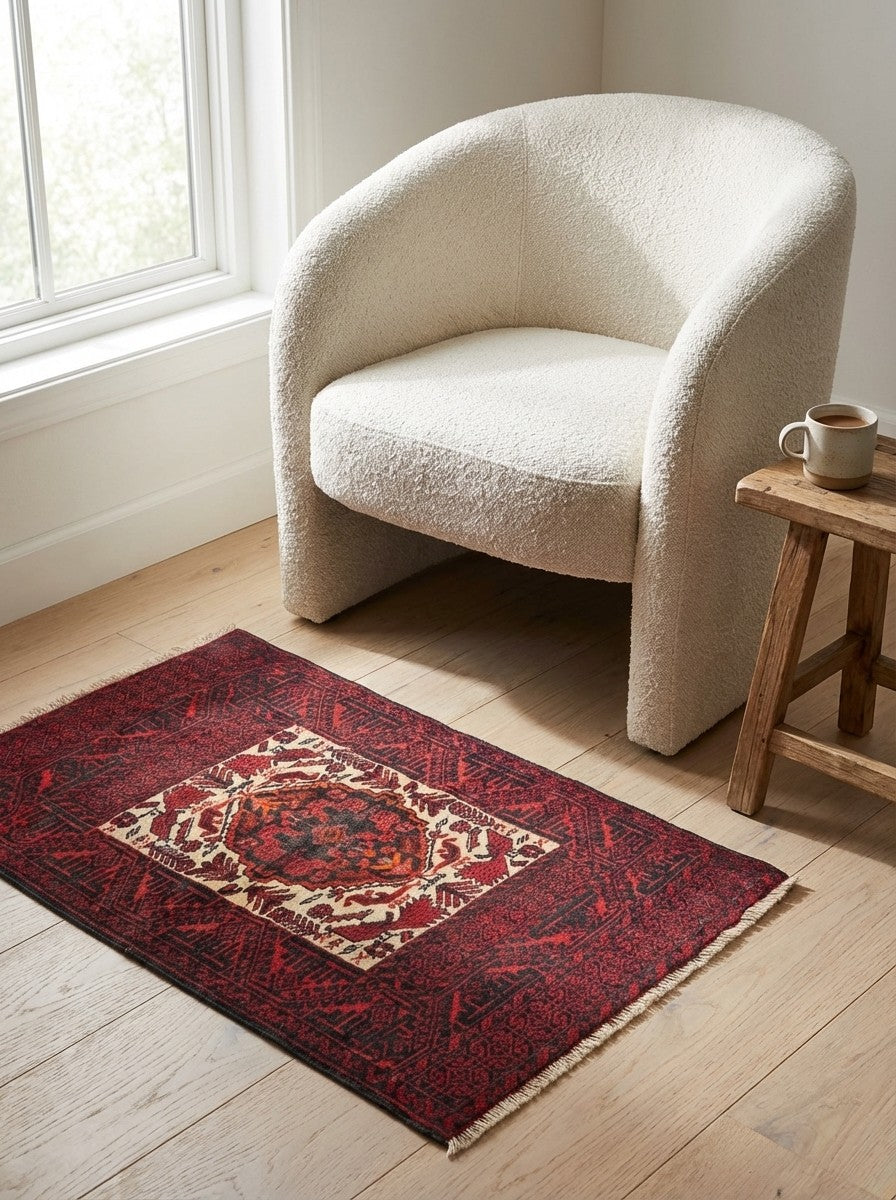 Heritage — Hand-knotted, 86x148 cm, Beige, 100% Virgin Wool | Detail view