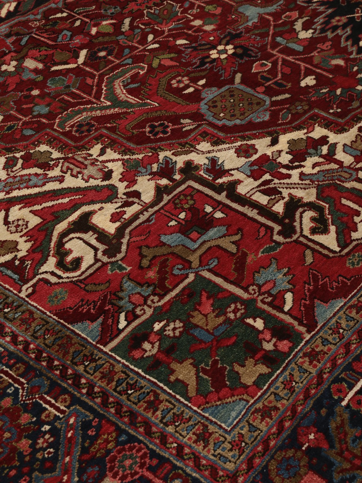 Heriz — Hand-knotted, 358x438 cm, 100% Virgin Wool | View 7