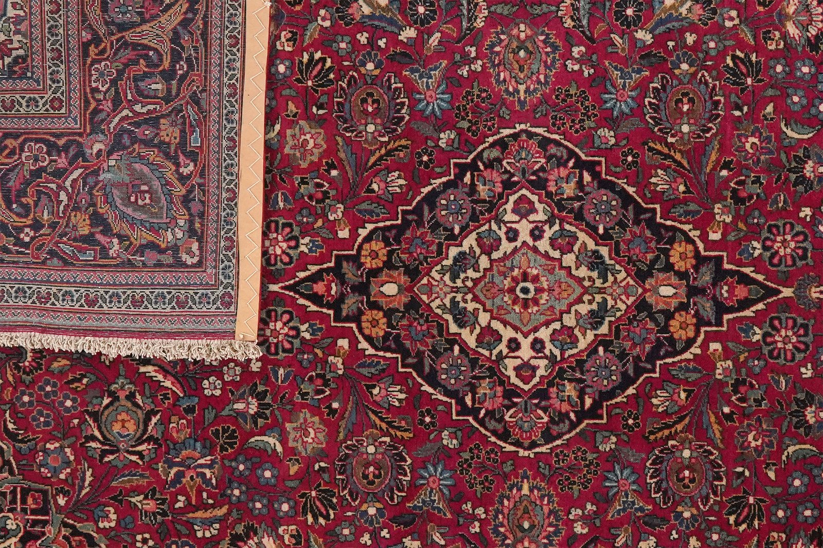 Kashan — Hand-knotted, 136x208 cm, Red, 100% Virgin Wool | View 5