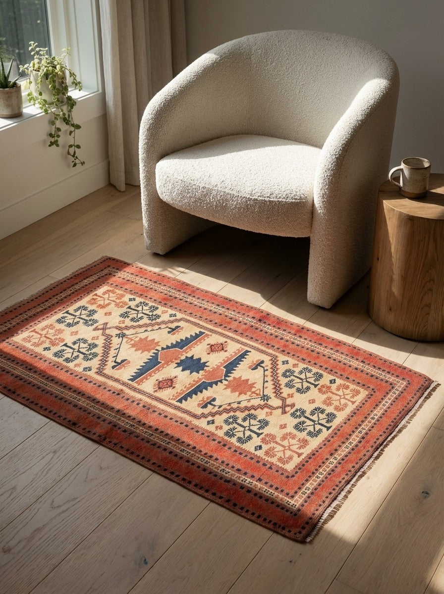 Yagdjibedir — Hand-knotted, 107x176 cm, Beige, 100% Virgin Wool | Detail view