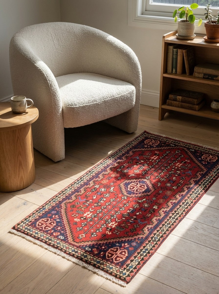 Abadeh — Hand-knotted, 56x110 cm, Red, 100% Virgin Wool | Detail view