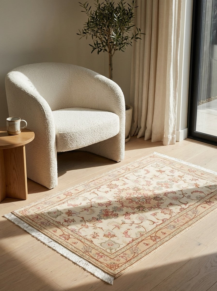 Tabriz 50 Raj — Hand-knotted, 72x110 cm, Beige, 95% Schurwolle, 5% Seide | Detail view