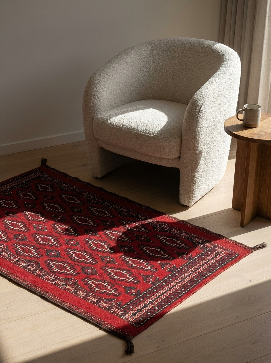Gartchin — Hand-knotted, 75x110 cm, Red, 100% Virgin Wool | Detail view