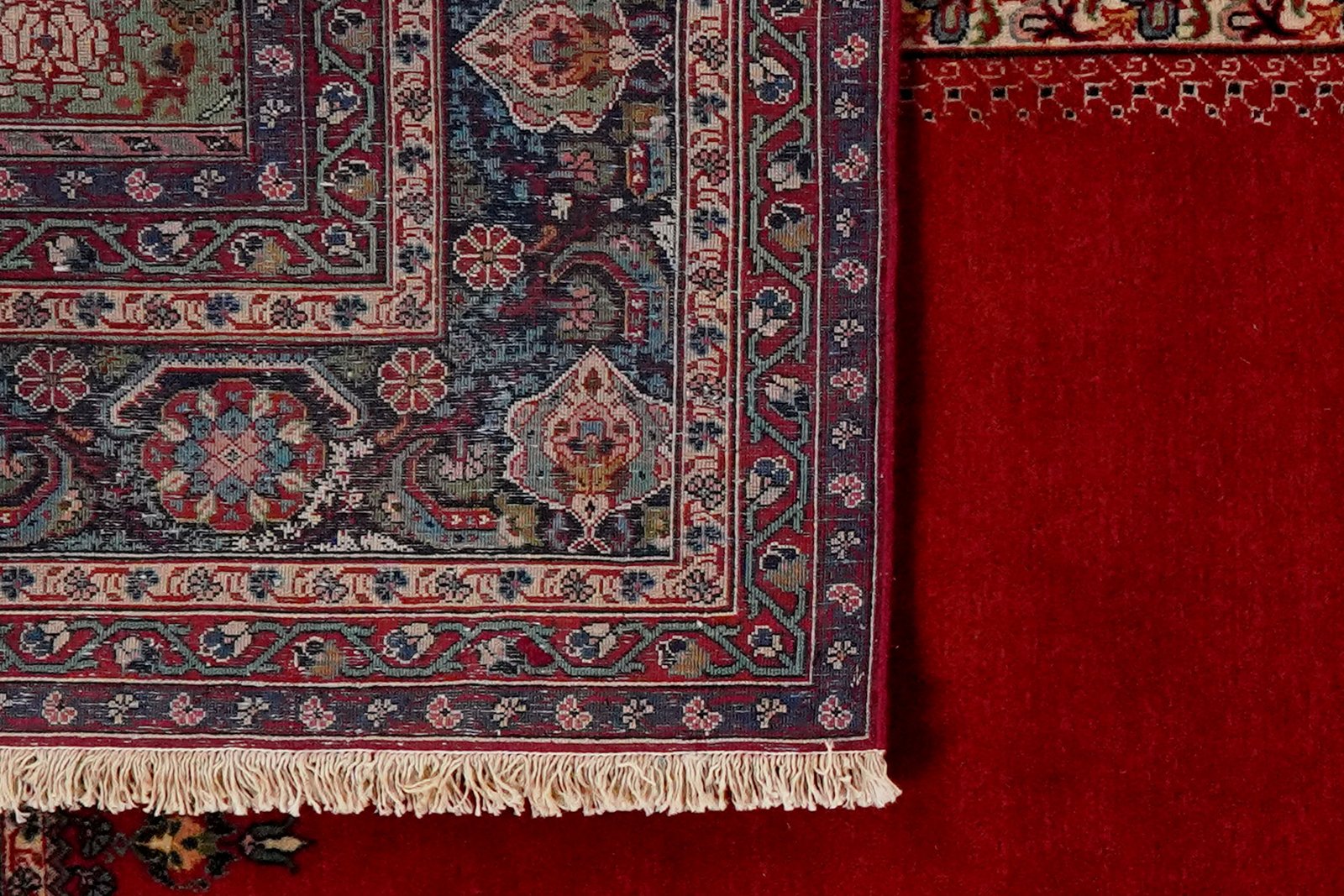 Teheran — Hand-knotted, 142x214 cm, Red, 100% Virgin Wool | View 6
