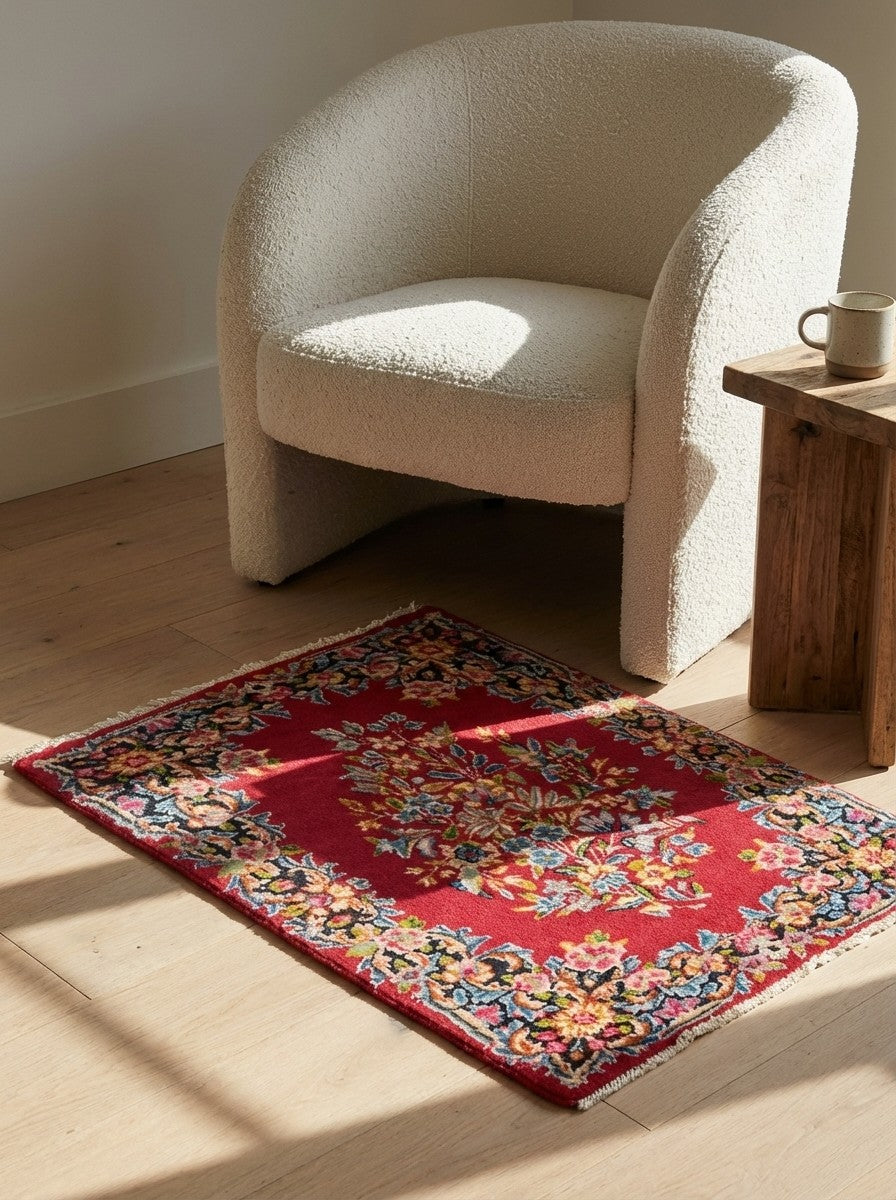 Yazd — Hand-knotted, 52x79 cm, Red, 100% Virgin Wool | Detail view
