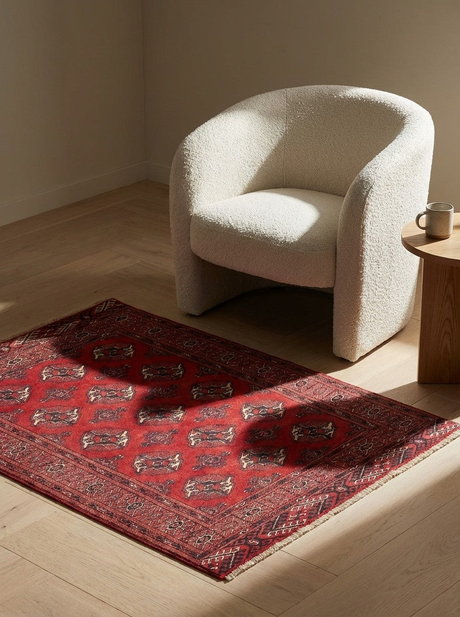Turkman — Hand-knotted, 107x136 cm, Red, 100% Virgin Wool | Detail view