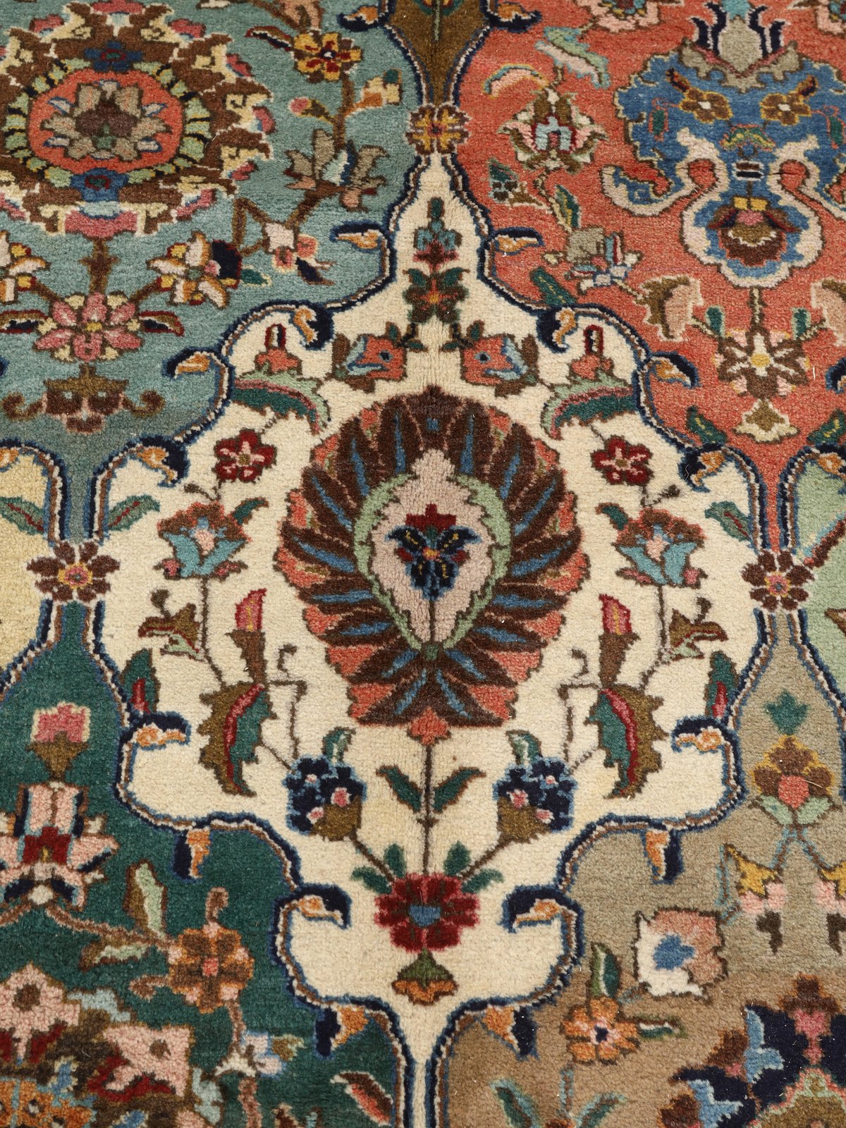 Tabriz Old — Hand-knotted, 357x500 cm, 100% Virgin Wool | View 7