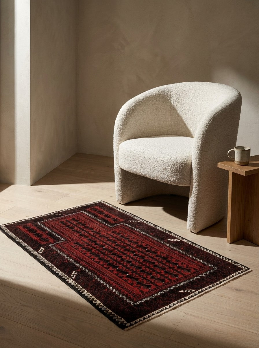 Belutch — Hand-knotted, 79x119 cm, Red, 100% Virgin Wool | Detail view
