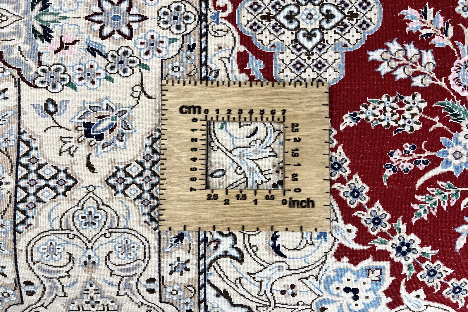 Nain 6La — Hand-knotted, 129x193 cm, Red, 100% Virgin Wool | View 11