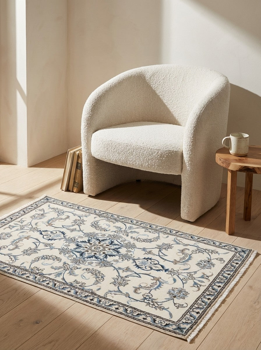 Nain 12La — Hand-knotted, 89x136 cm, Beige, 100% Virgin Wool | Detail view