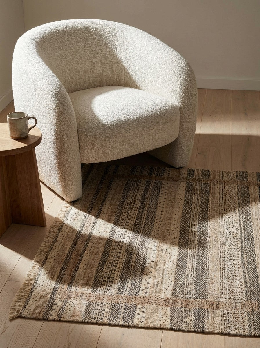Rizbaf — Hand-knotted, 108x154 cm, Beige, 100% Virgin Wool | Detail view