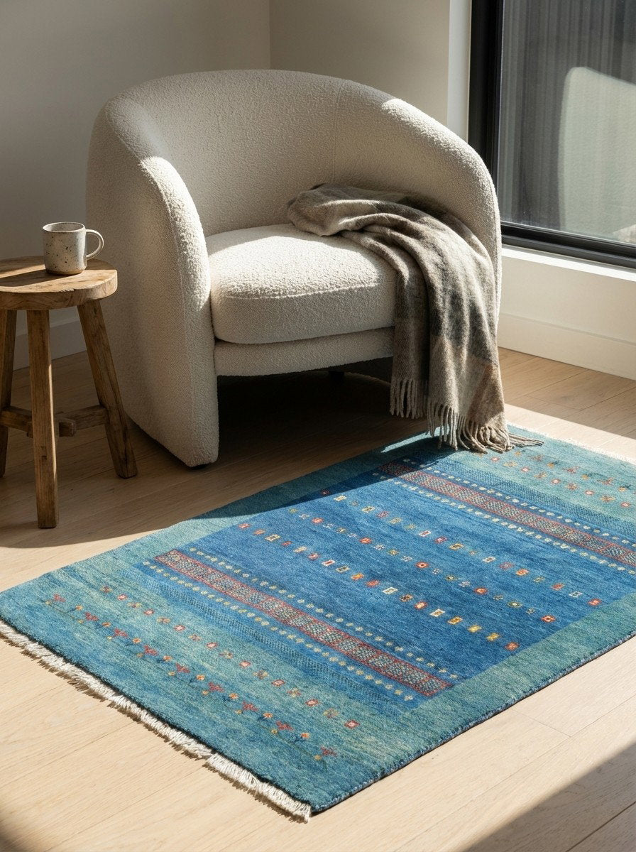 Gabbeh Sonnat — Handgefertigt, 151x107 cm, Blau, 100% Virgin Wool | Detail view