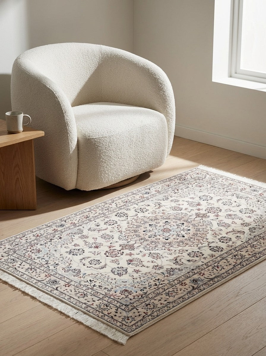 Nain 6La — Hand-knotted, 105x158 cm, Beige, 100% Virgin Wool | Detail view