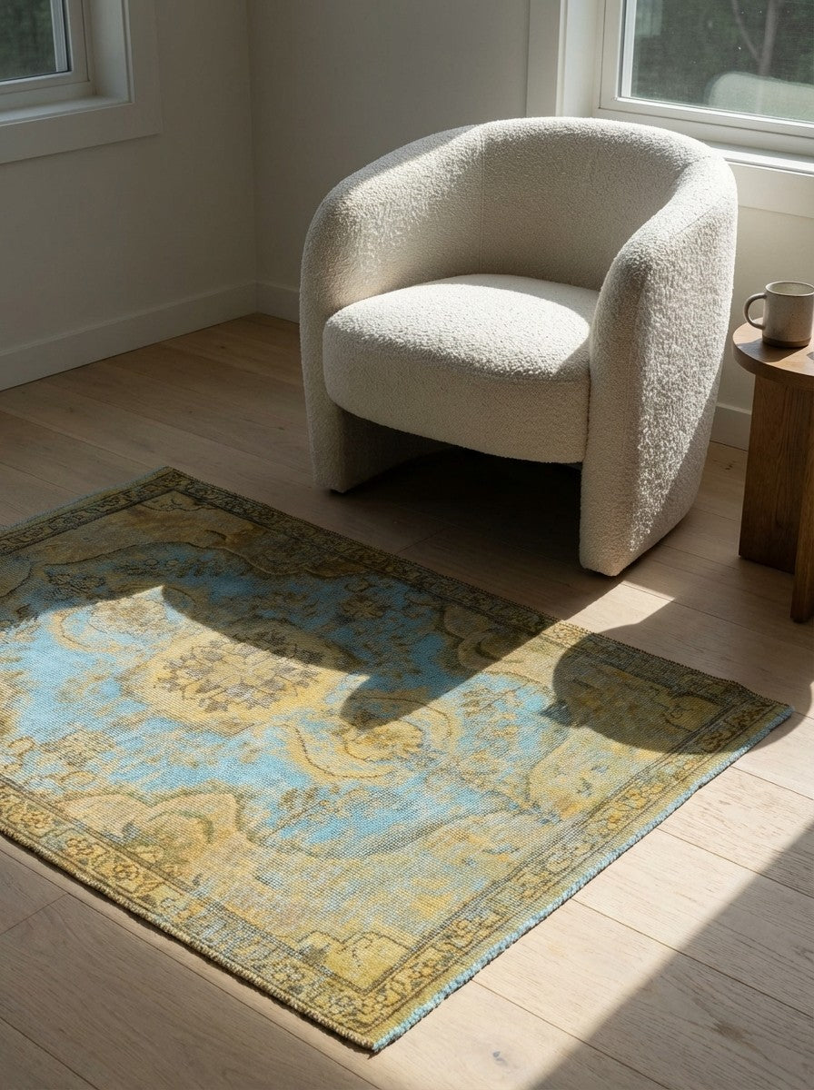Vintage — Hand-knotted, 94x143 cm, Blue, 100% Virgin Wool | Detail view