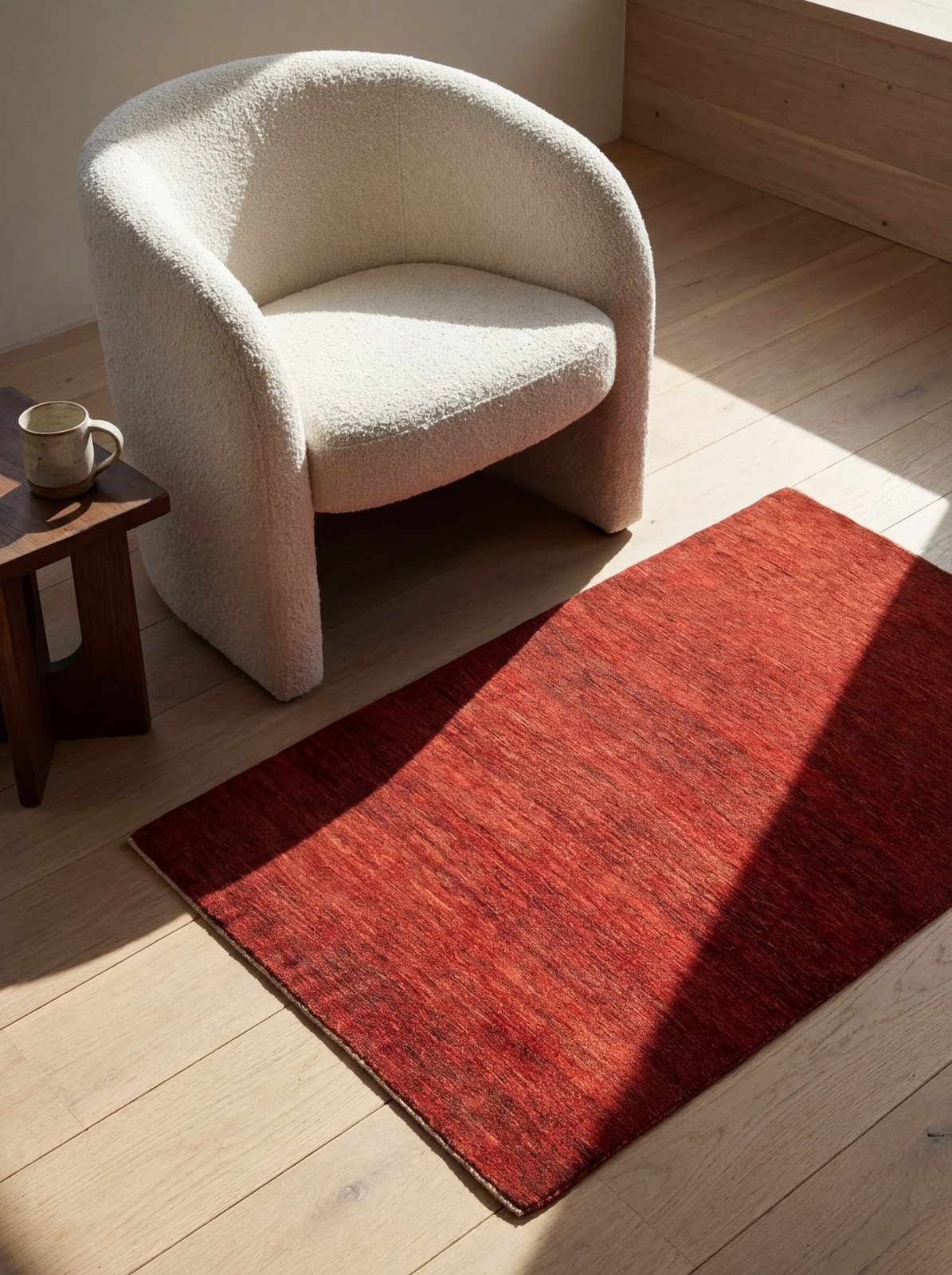 Rizbaf — Hand-knotted, 115x172 cm, Red, 100% Virgin Wool | Detail view