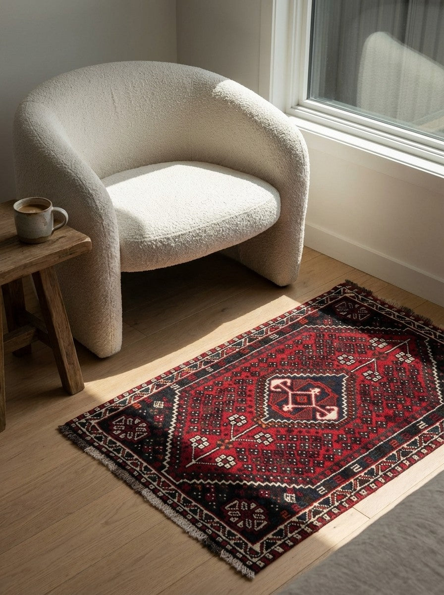 Shiraz — Hand-knotted, 83x129 cm, Red, 100% Virgin Wool | Detail view