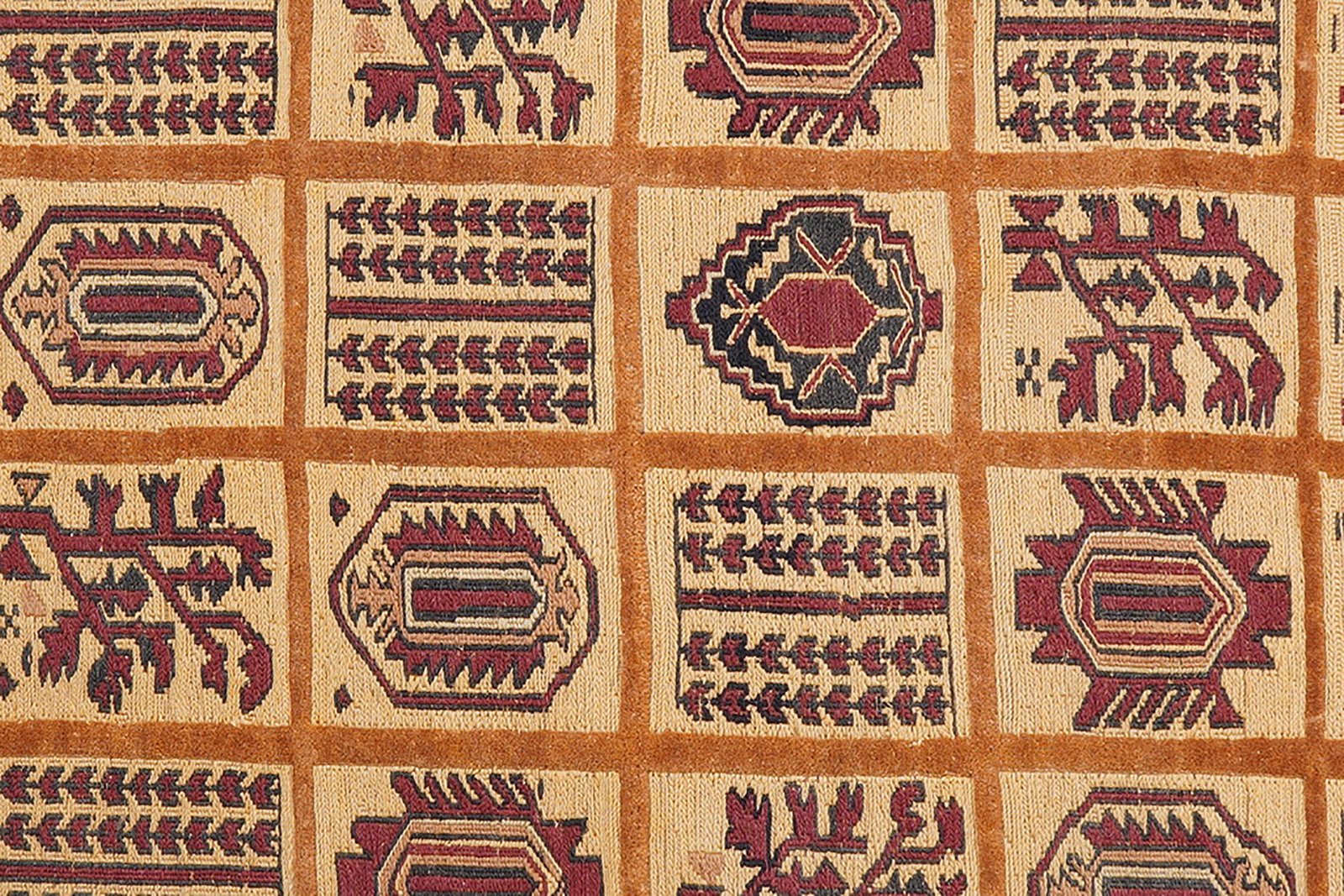 Kelim Belutch — Handmade, 132x175 cm, Beige, 100% Virgin Wool | View 6