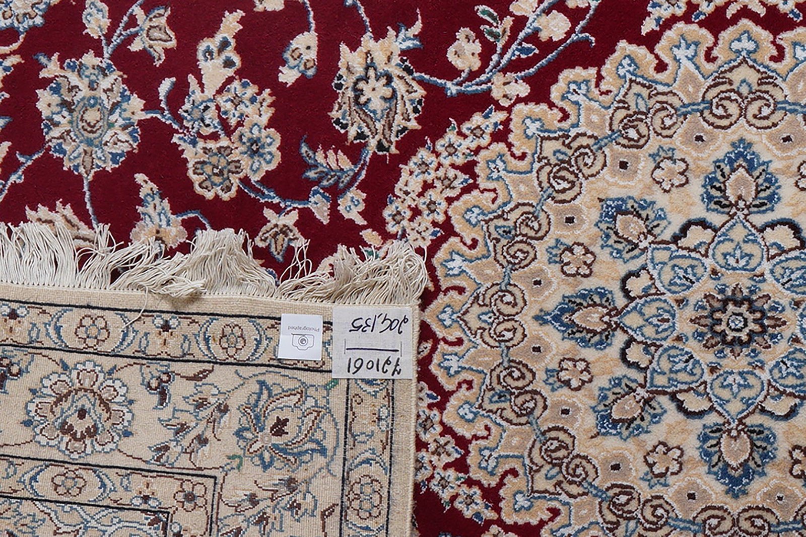 Nain 9La — Hand-knotted, 135x204 cm, Red, 100% Virgin Wool | View 6