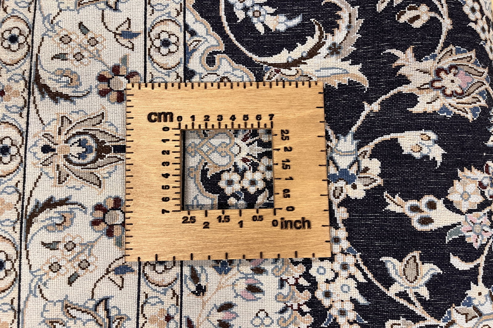 Nain 6La — Handgefertigt, 157x103 cm, Beige, 100% Virgin Wool | View 10