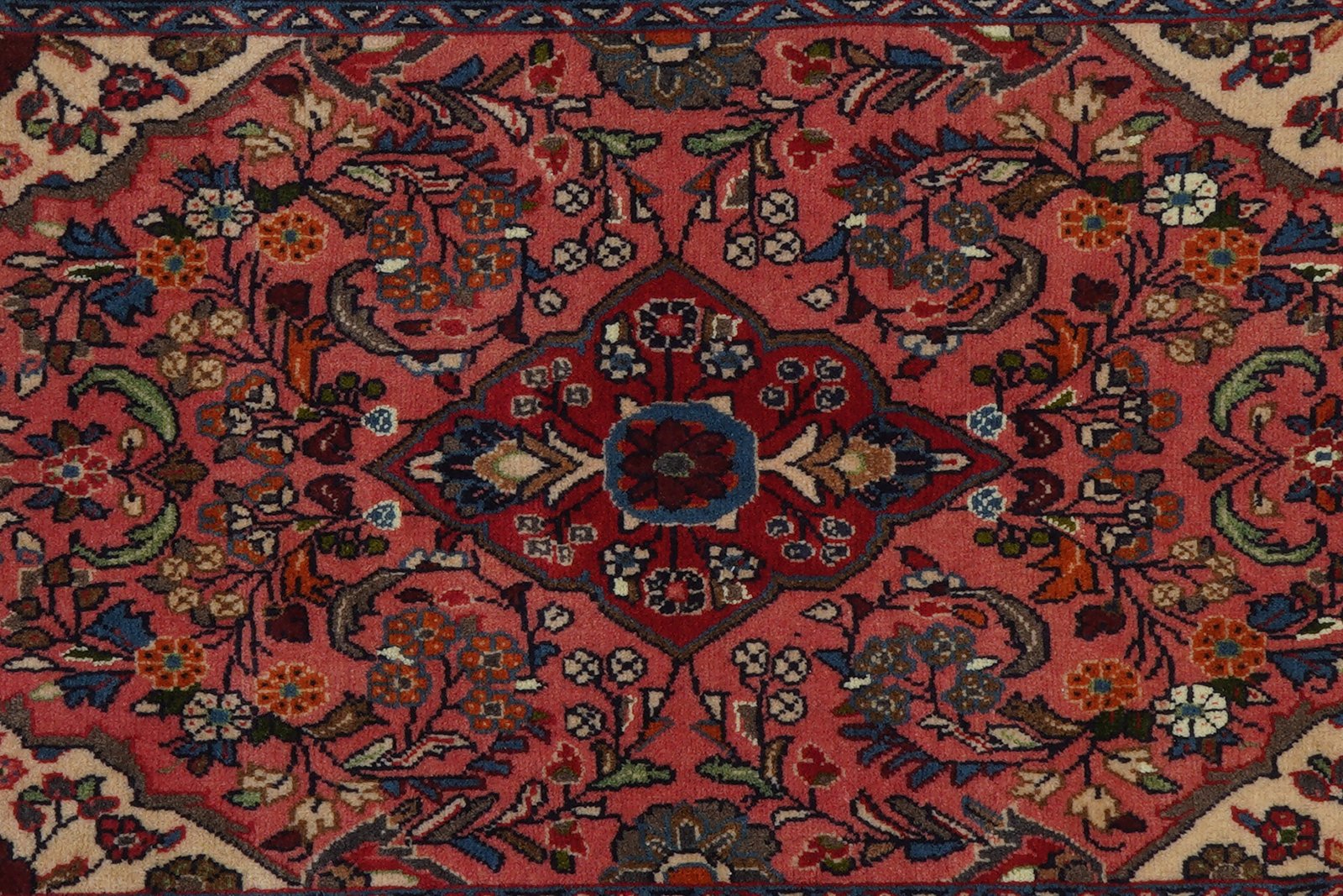 Sarough — Hand-knotted, 66x106 cm, Red, 100% Virgin Wool | View 8
