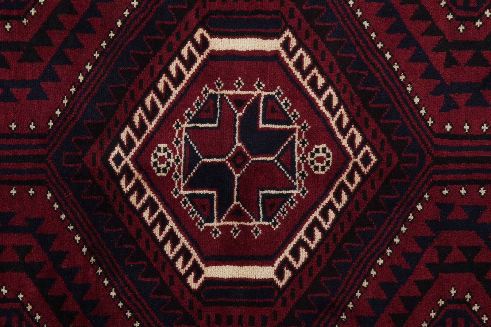 Lori — Hand-knotted, 213x303 cm, Red, 100% Virgin Wool | View 4