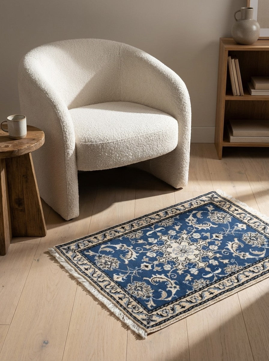 Nain 12La — Hand-knotted, 60x86 cm, Blue, 100% Virgin Wool | Detail view
