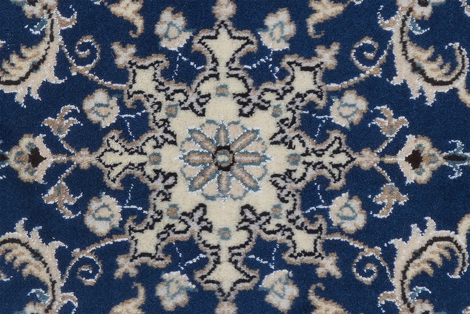 Nain 12La — Hand-knotted, 60x86 cm, Blue, 100% Virgin Wool | View 8