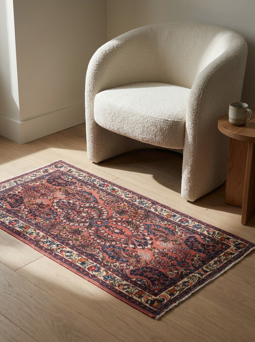 Sarough — Hand-knotted, 68x138 cm, Pink, 100% Virgin Wool | Detail view