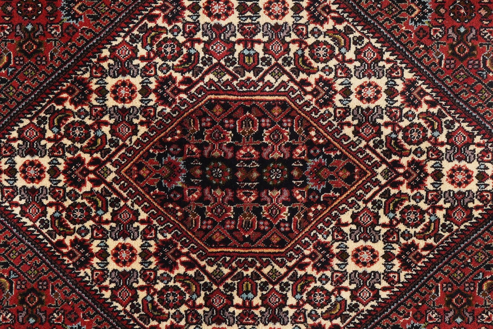 Bidjar Zandjan — Hand-knotted, 140x228 cm, Red, 100% Virgin Wool | View 7