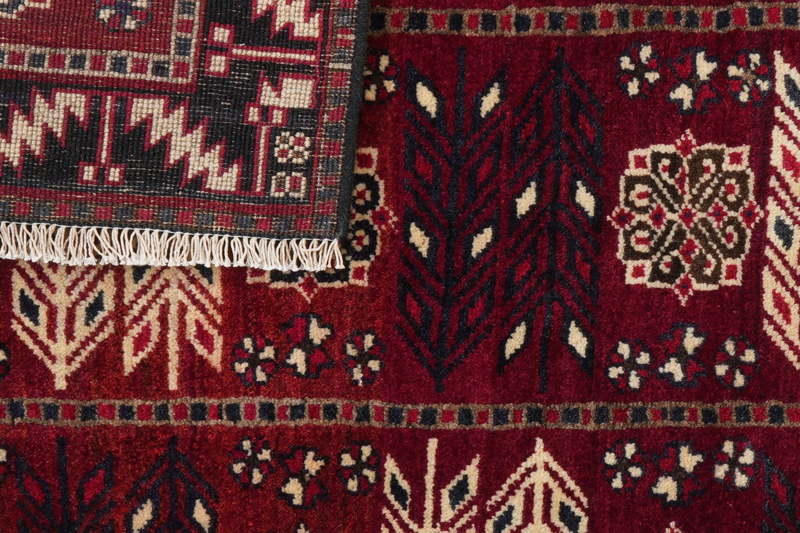 Lori — Hand-knotted, 130x206 cm, Red, 100% Virgin Wool | View 8