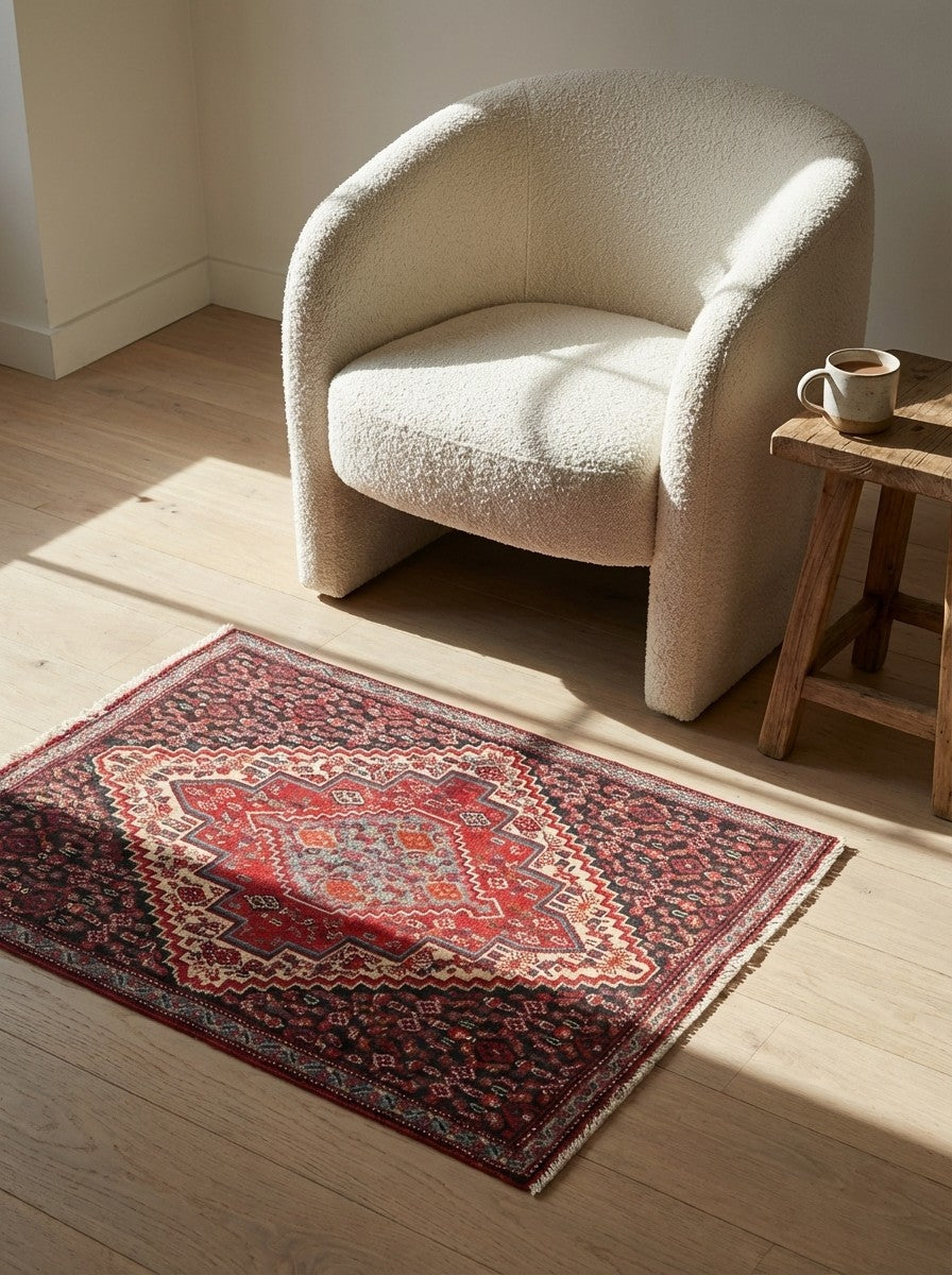 Senneh — Hand-knotted, 70x91 cm, Beige, 100% Virgin Wool | Detail view