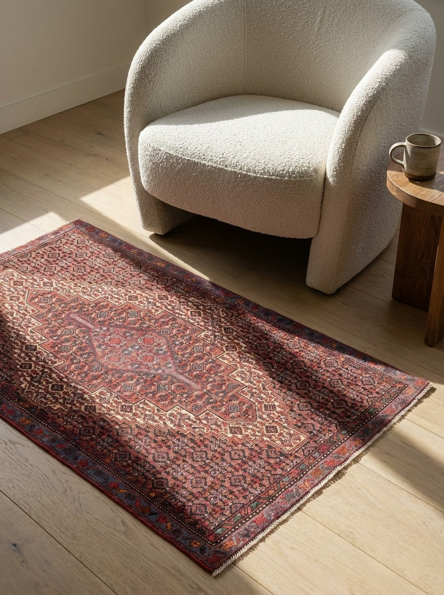 Senneh — Hand-knotted, 66x115 cm, Beige, 100% Virgin Wool | Detail view