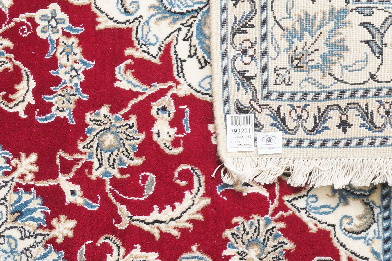 Nain 12La — Hand-knotted, 152x202 cm, Red, 100% Virgin Wool | View 6