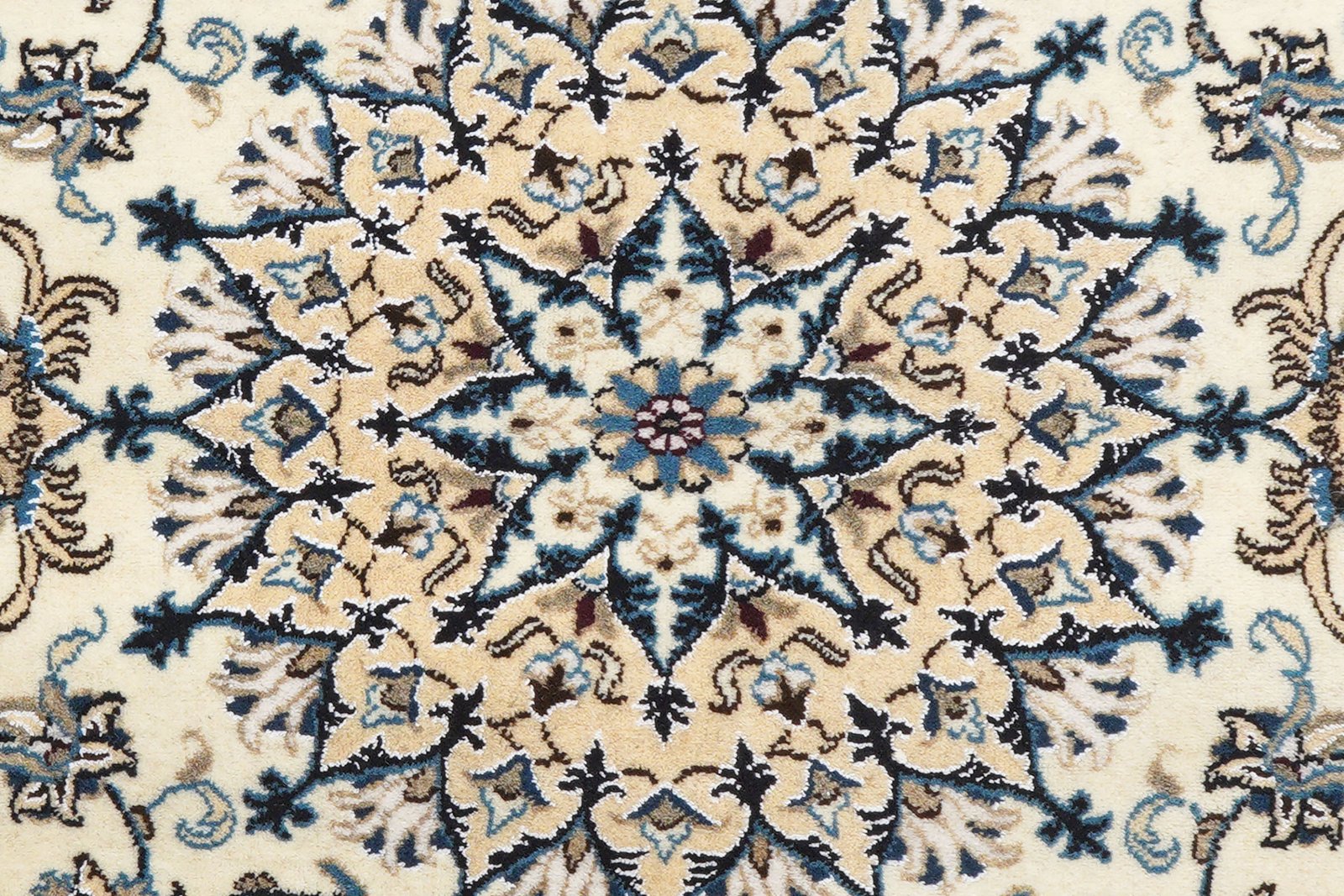 Nain 12La — Hand-knotted, 197x196 cm, Beige, 100% Virgin Wool | View 8