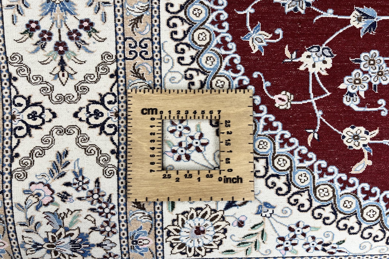 Nain 6La — Hand-knotted, 131x198 cm, Red, 100% Virgin Wool | View 11