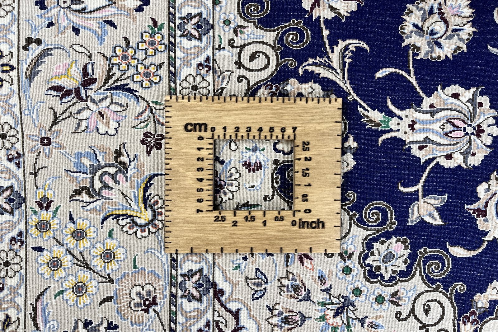 Nain 6La — Hand-knotted, 125x196 cm, Blue, 100% Virgin Wool | View 11