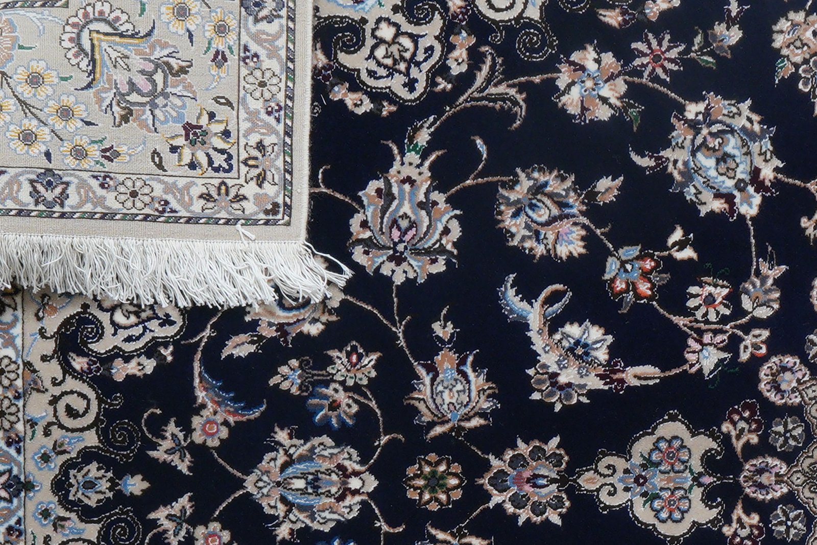 Nain 6La — Hand-knotted, 125x196 cm, Blue, 100% Virgin Wool | View 8