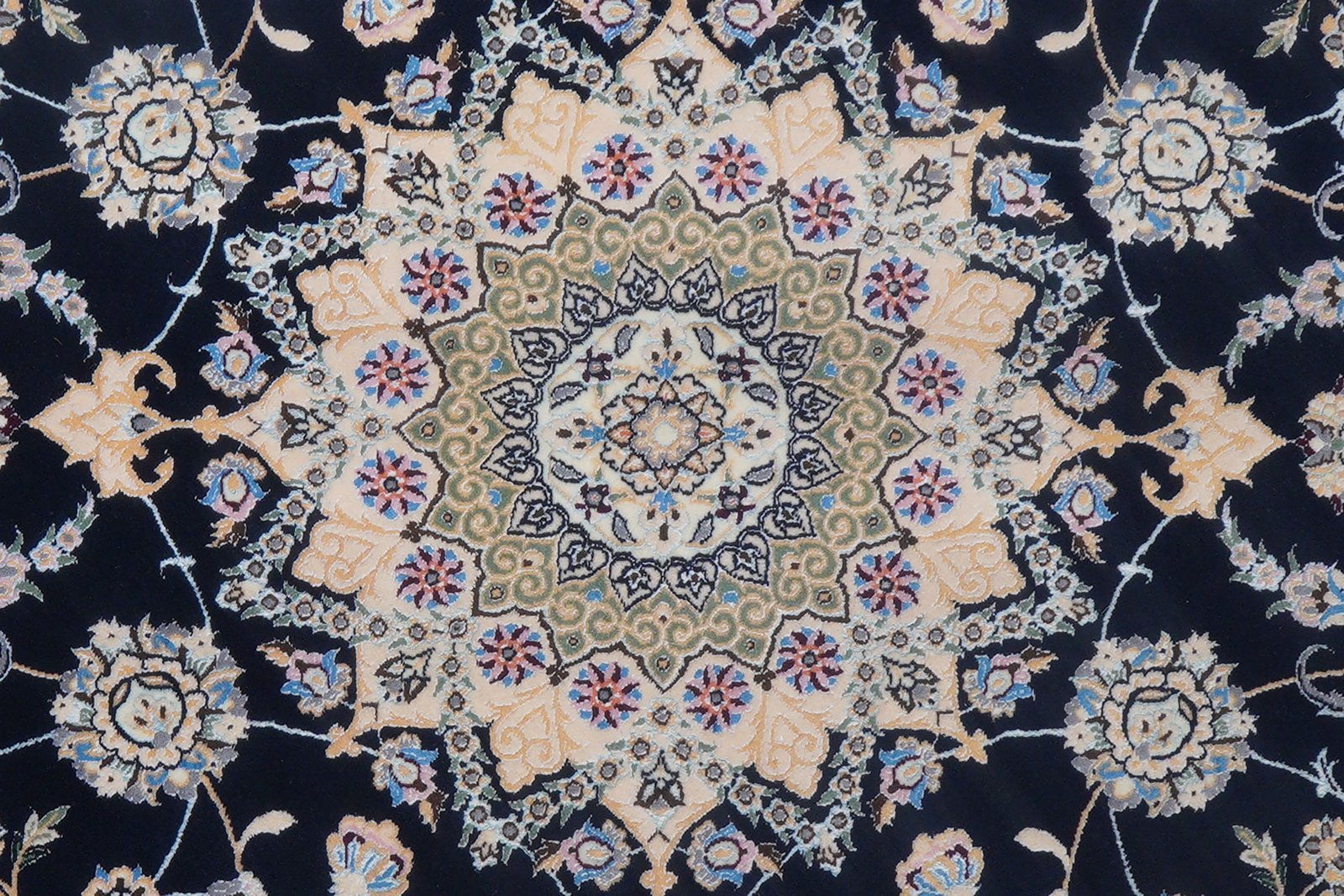 Nain 6La — Hand-knotted, 166x241 cm, Blue, 100% Virgin Wool | View 7