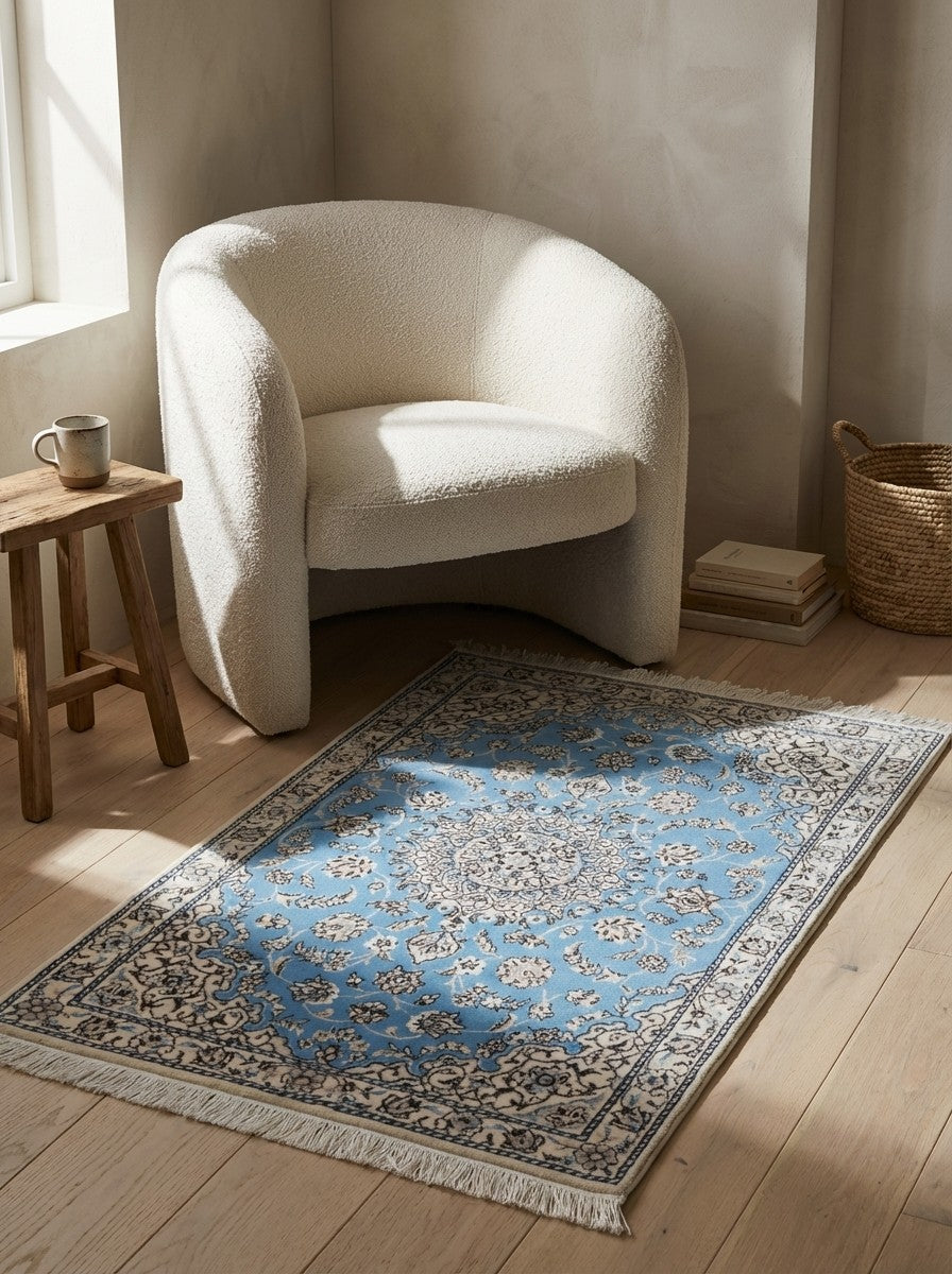 Nain 6La — Hand-knotted, 62x95 cm, Blue, 100% Virgin Wool | Detail view