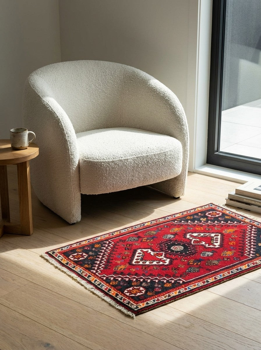 Gashgai — Hand-knotted, 85x128 cm, Red, 100% Virgin Wool | Detail view
