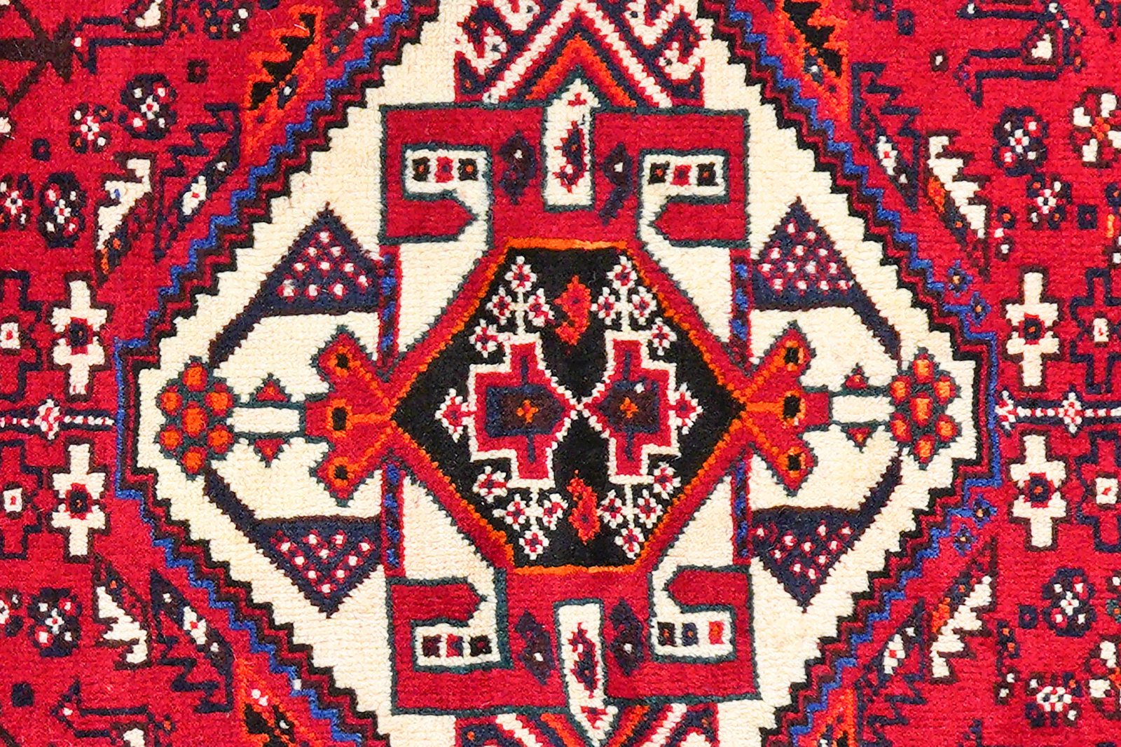 Gashgai — Hand-knotted, 112x161 cm, Red, 100% Virgin Wool | View 8