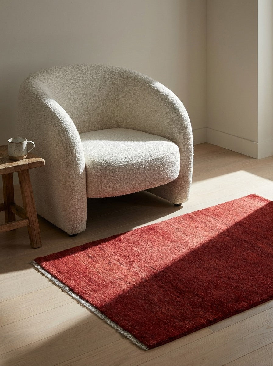 Gabbeh — Hand-knotted, 101x149 cm, Red, 100% Virgin Wool | Detail view
