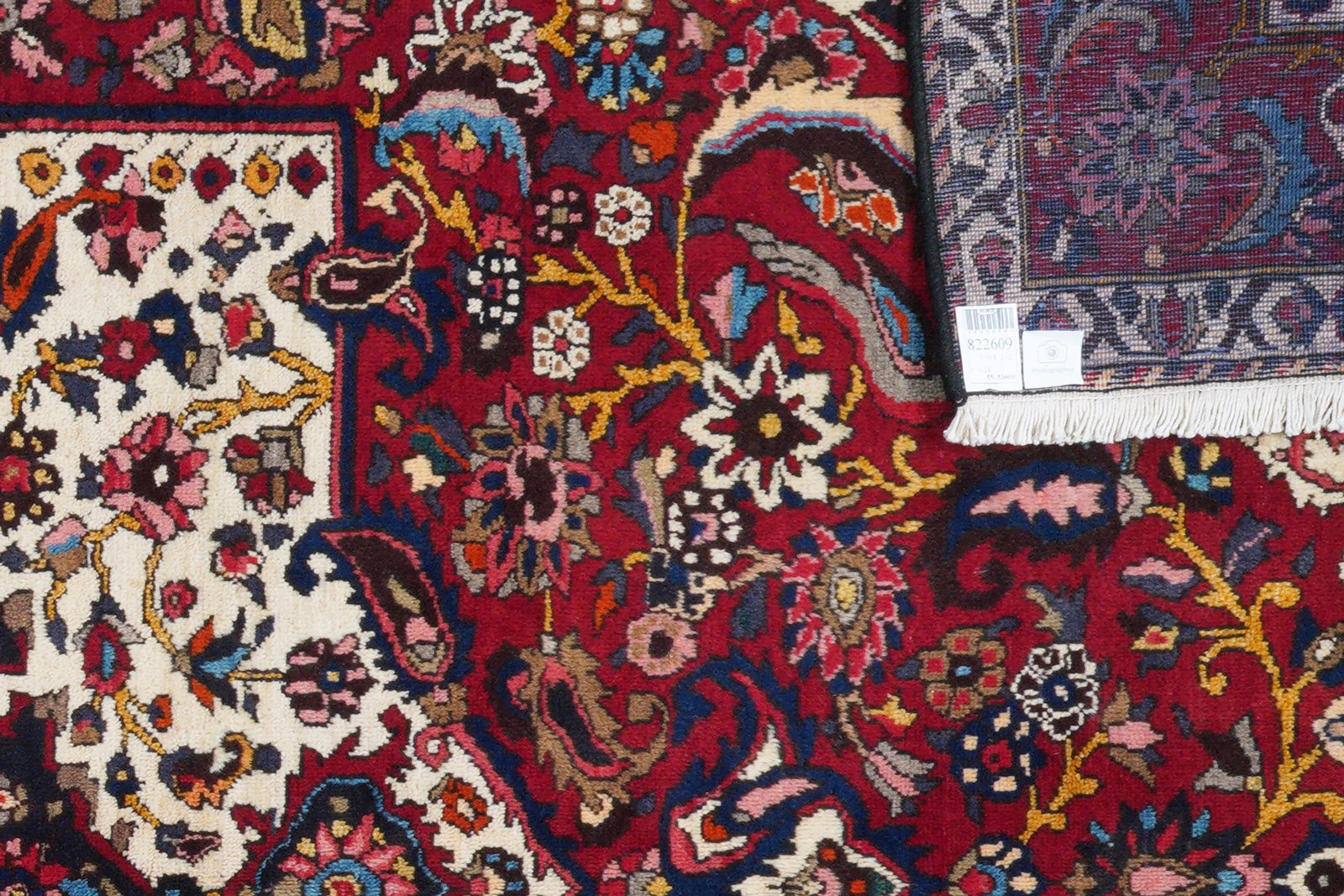 Bakhtiar — Hand-knotted, 202x309 cm, Red, 100% Virgin Wool | View 6