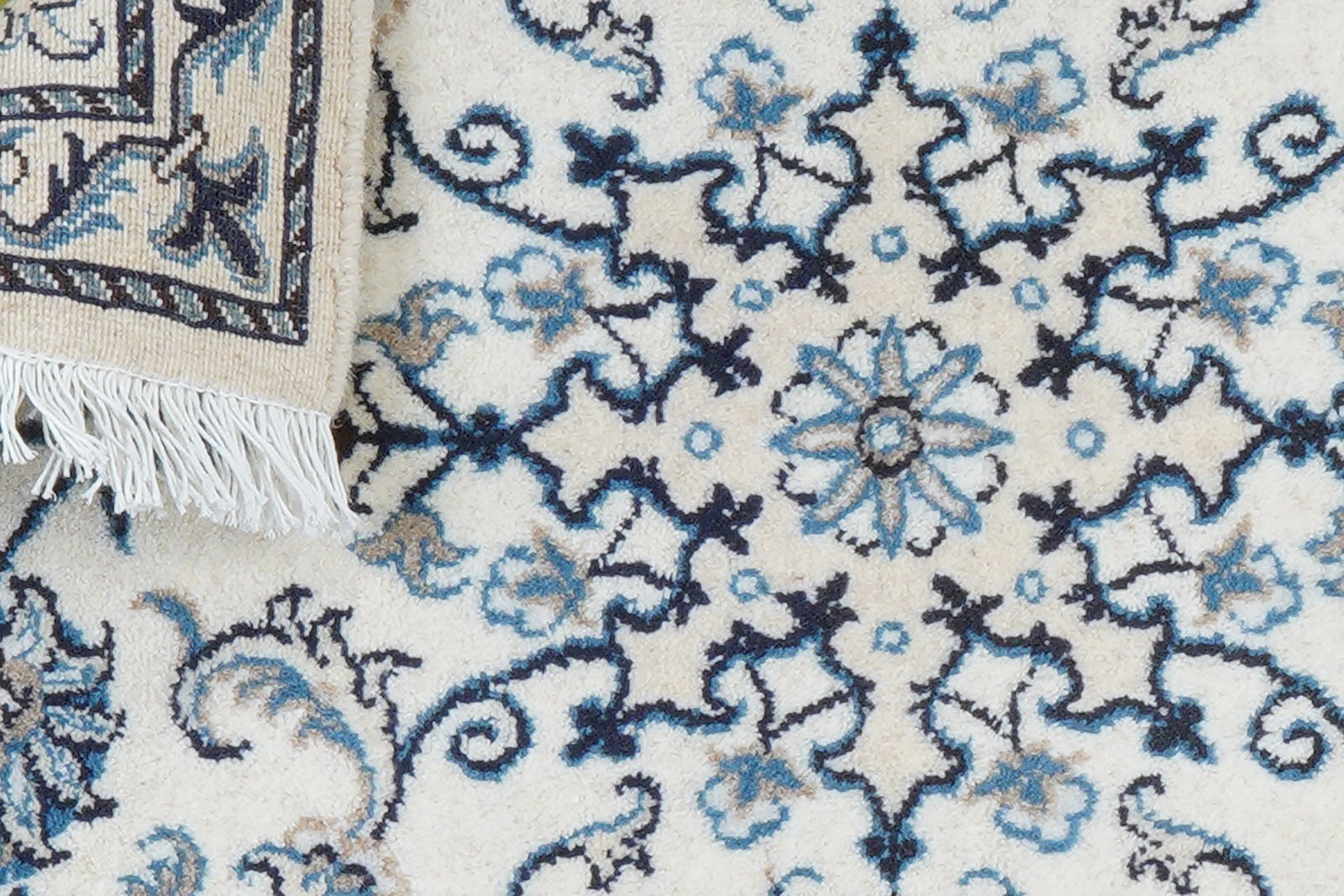 Nain 12La — Hand-knotted, 58x93 cm, Beige, 100% Virgin Wool | View 7