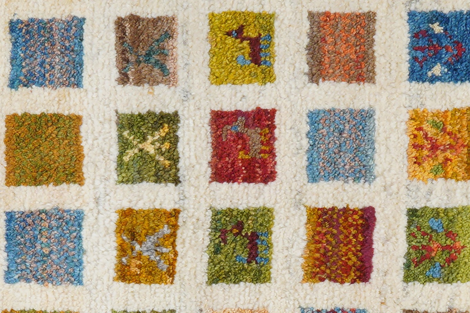 Gabbeh Sonnat — Hand-knotted, 61x88 cm, Beige, 100% Virgin Wool | View 8