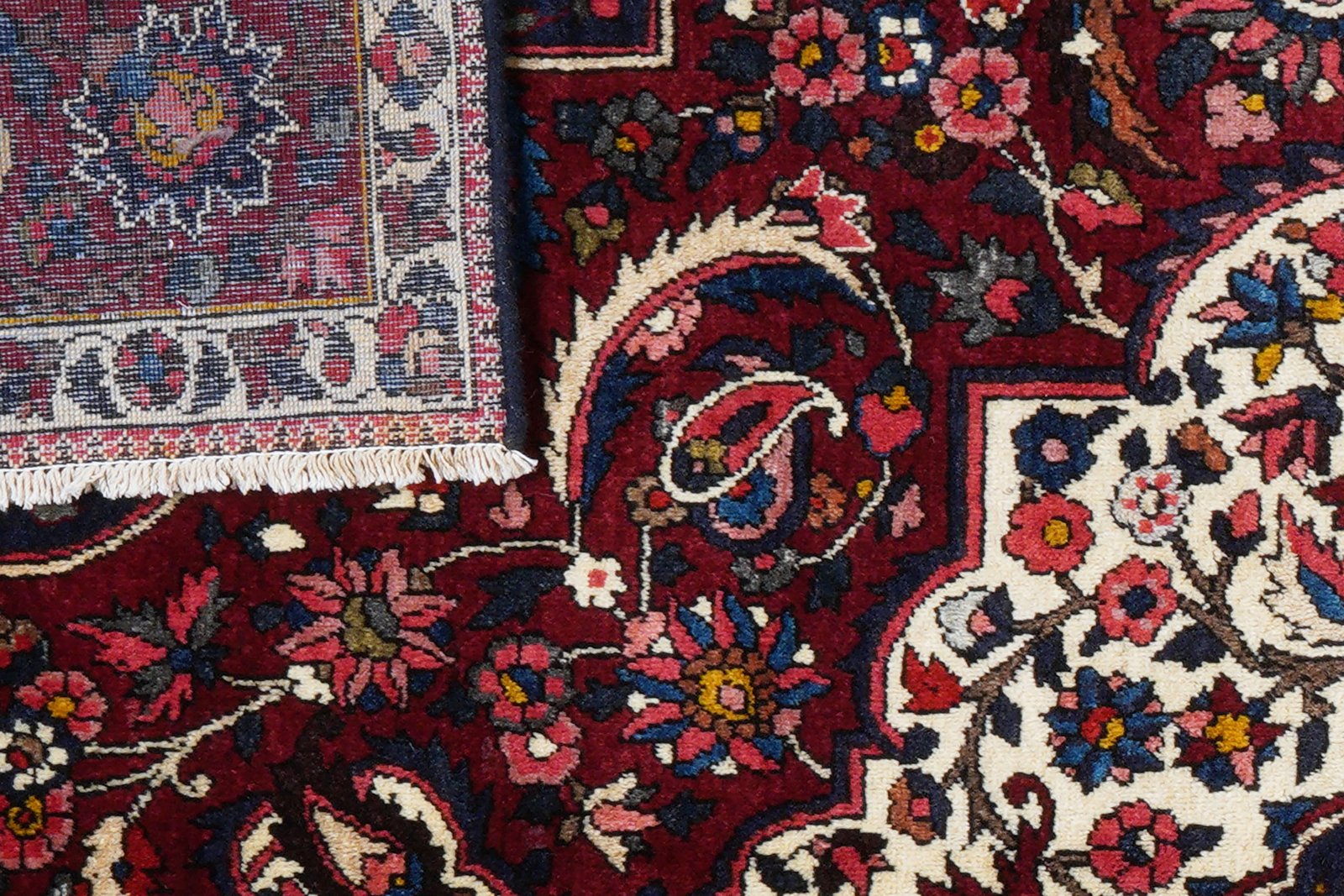 Bakhtiar — Hand-knotted, 211x315 cm, Red, 100% Virgin Wool | View 8